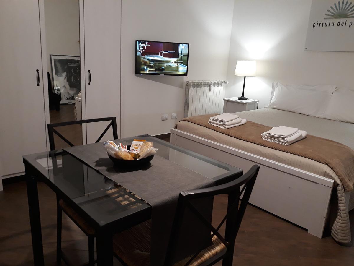 Pirtuso Del Porto Apartment Palermo Bagian luar foto
