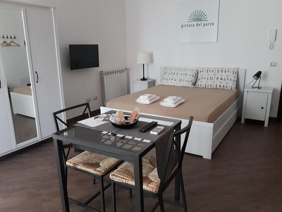 Pirtuso Del Porto Apartment Palermo Bagian luar foto